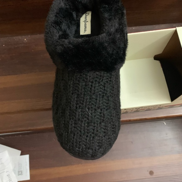 New DearFoam Women’s Slippers Faux Fur Memory Foam Indoor Outdoor Black M 7-8 - Picture 2 of 13